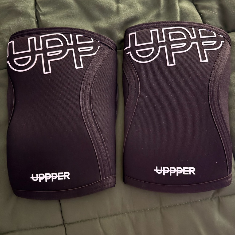 Black Knee Sleeves